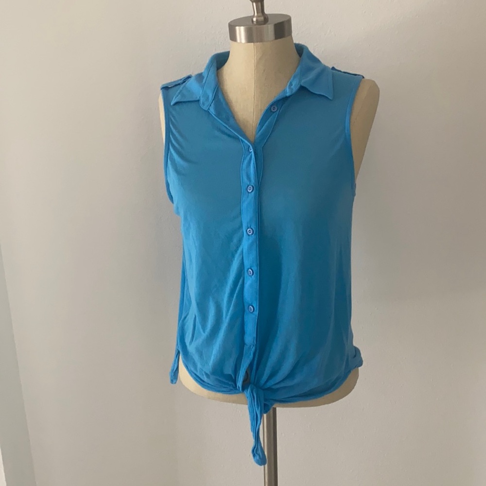 Adorable Top Shop Sleeveless Top in Turquoise Blue. US size 8